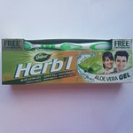 Зубная паста - гель Алоэ Вера со щеткой Dabur Herb'l 150г