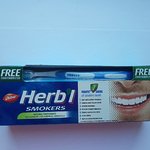 Зубная паста для курящих со щеткой Dabur Herb'l 150г