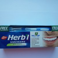 Зубная паста для курящих со щеткой Dabur Herb'l 150г