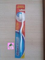Зубная щетка Fresh&White Extra Comfort средней жесткости