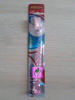 Зубная щетка Fresh & WhiteTWIST мягкая