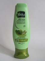 Кондиционер для волос против выпадения с кактусом и чесноком Dabur Vatika 200 мл