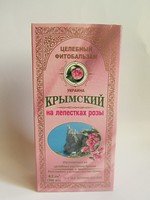Фитобальзам Крымский на лепестках розы